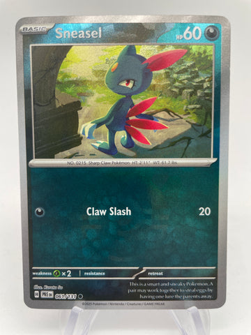 Sneasel 061/131 PREen Reverse Holo Pokeball